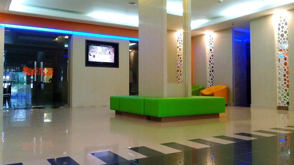 Hotel Victoria River View Banjarmasin  Bagian luar foto